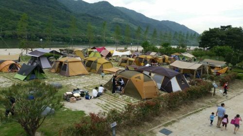 하동군 악양면 평사리공원 야영장 모습(사진=하동군)