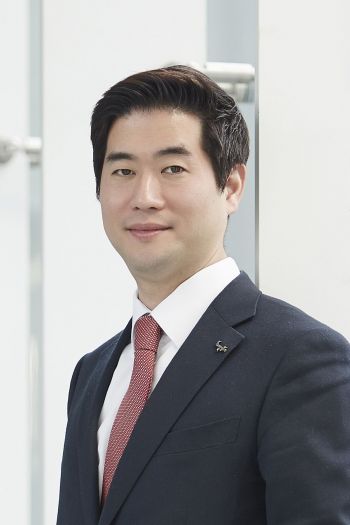 웅진씽크빅의 '놀이의 발견' 초대 대표이사로 선임된 윤새봄 전무. 사진 = 웅진씽크빅