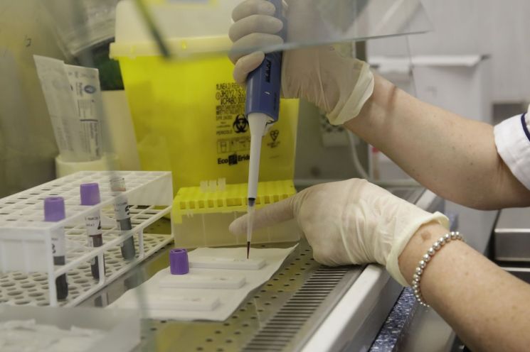 "美·유럽서 유행한 코로나19, 전염력 더 강한 변종"  