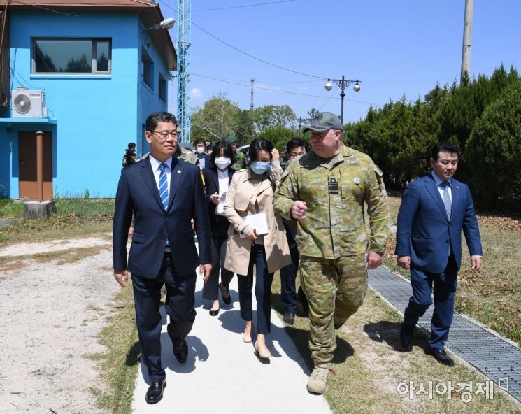 정부, 판문점 견학 재개 준비…北 GP총격 사흘만(종합)