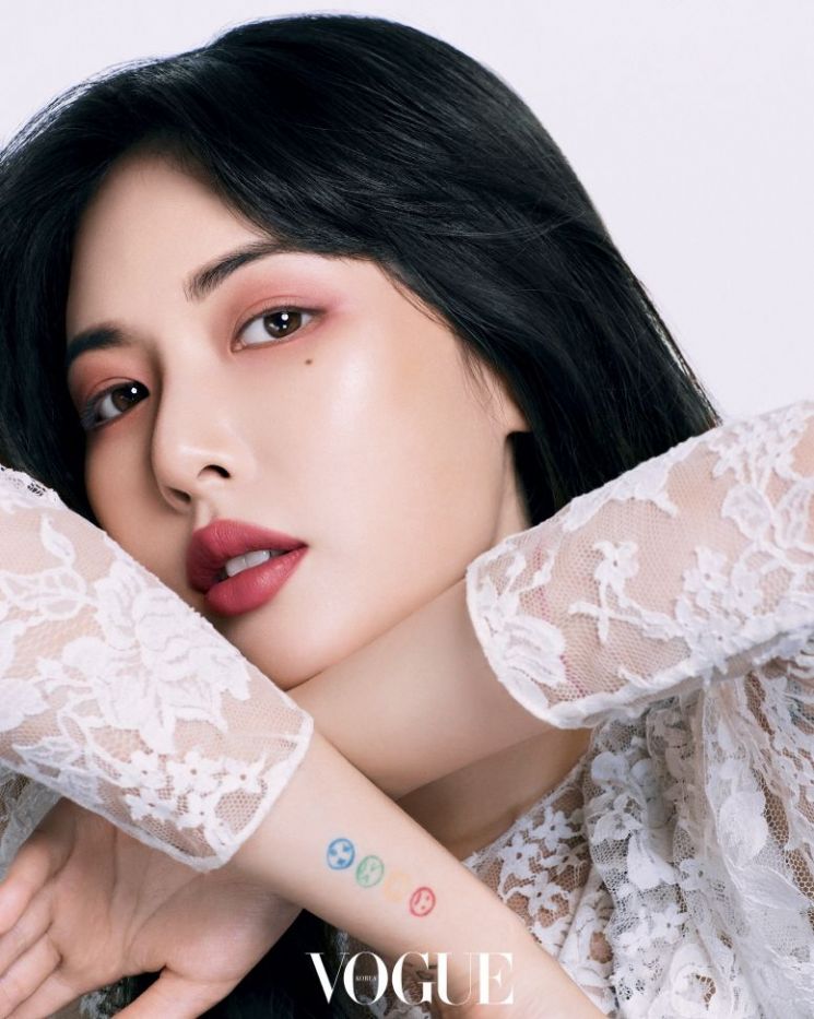 (화보)입생로랑 뷰티 '따뚜아쥬 꾸뛰르 벨벳 틴트' 216호