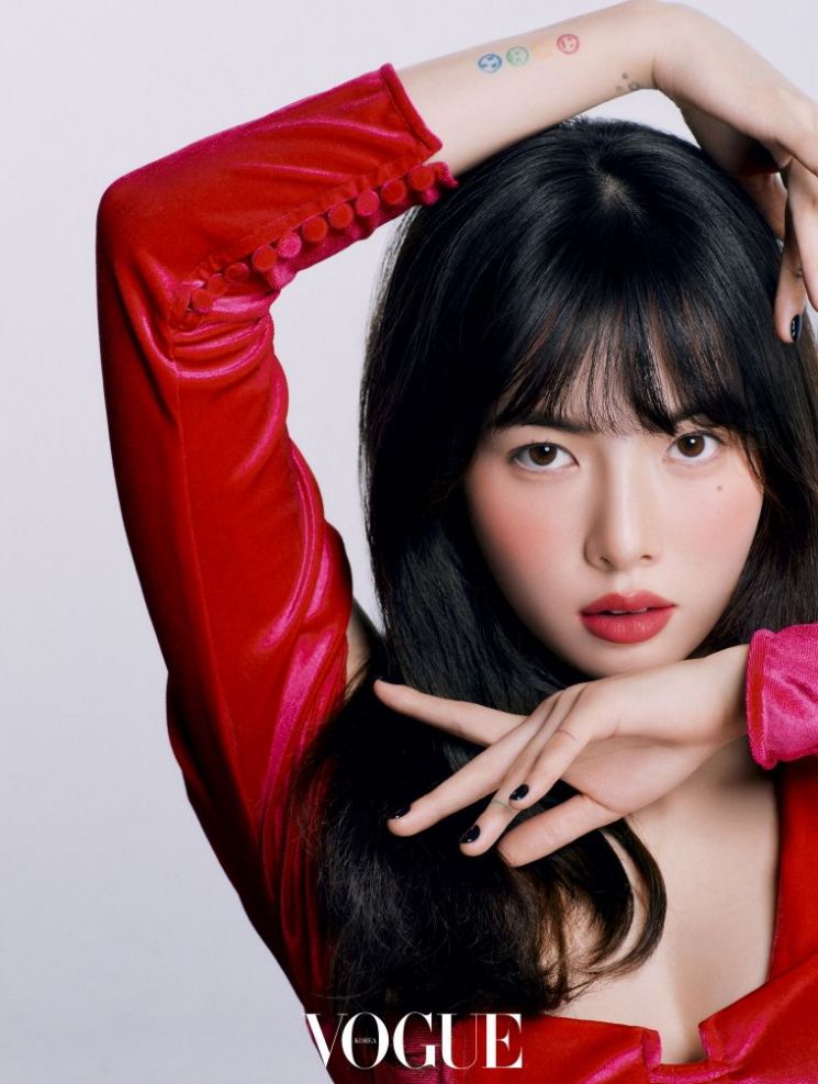(화보)입생로랑 뷰티 '따뚜아쥬 꾸뛰르 벨벳 틴트' 202호