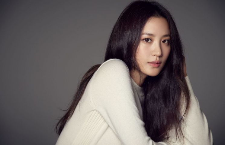 배우 수현이 직접 낭독하는 '해리포터' 원서