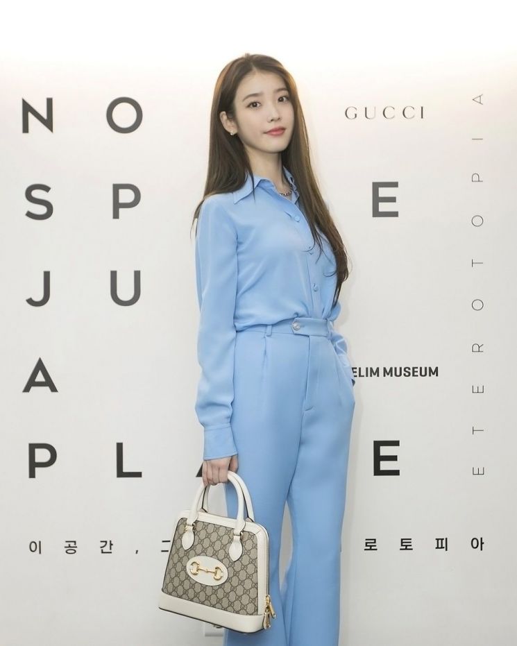 카이·아이유 '구찌 전시회로 나들이 오세요'