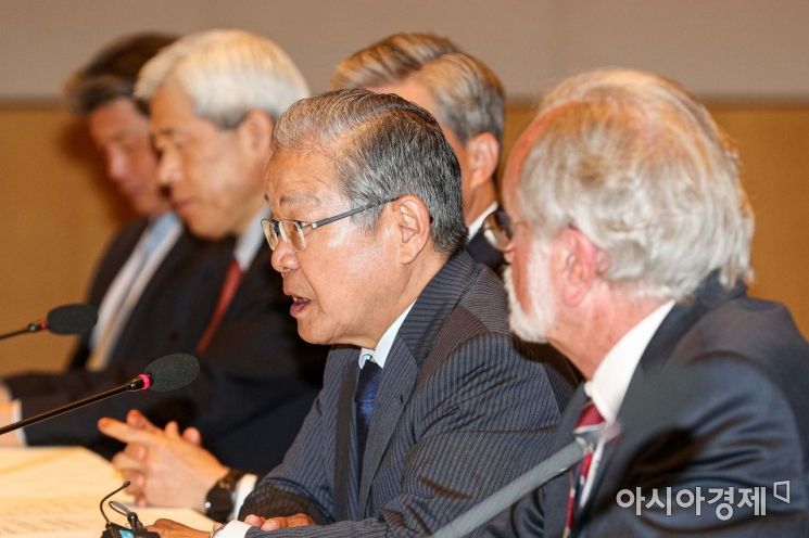 권태신 전국경제인연합회 상근부회장이 12일 서울 여의도 전국경제인연합회관에서 열린 '주한 EU대사 초청 기업인 간담회'에 참석해 인사말 하고 있다./강진형 기자aymsdream@