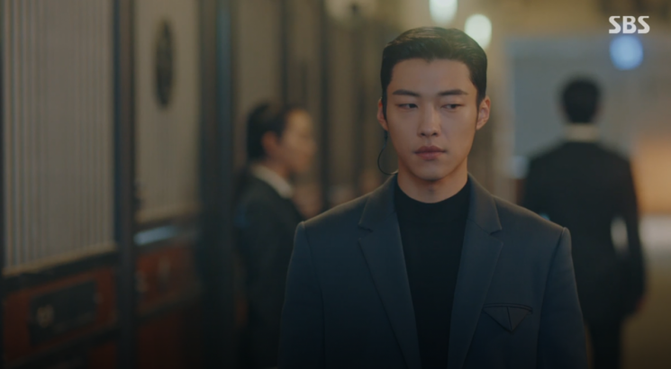 엄격하고 진지하며 근엄한 조영