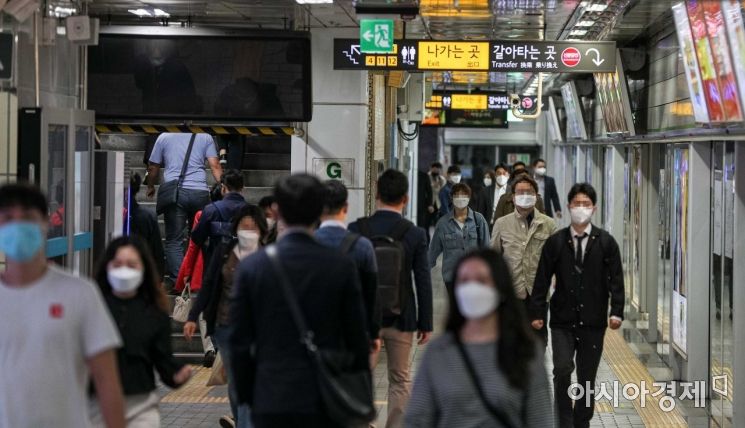 서울 지하철 2호선 20분간 운행 중단 후 재개…"구조물 이상"