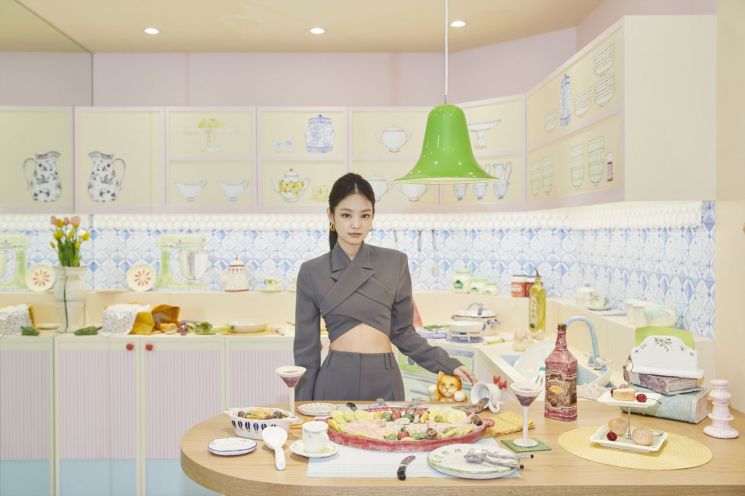 블랙핑크 제니·젠틀몬스터, '젠틀 홈' 판타지 세계