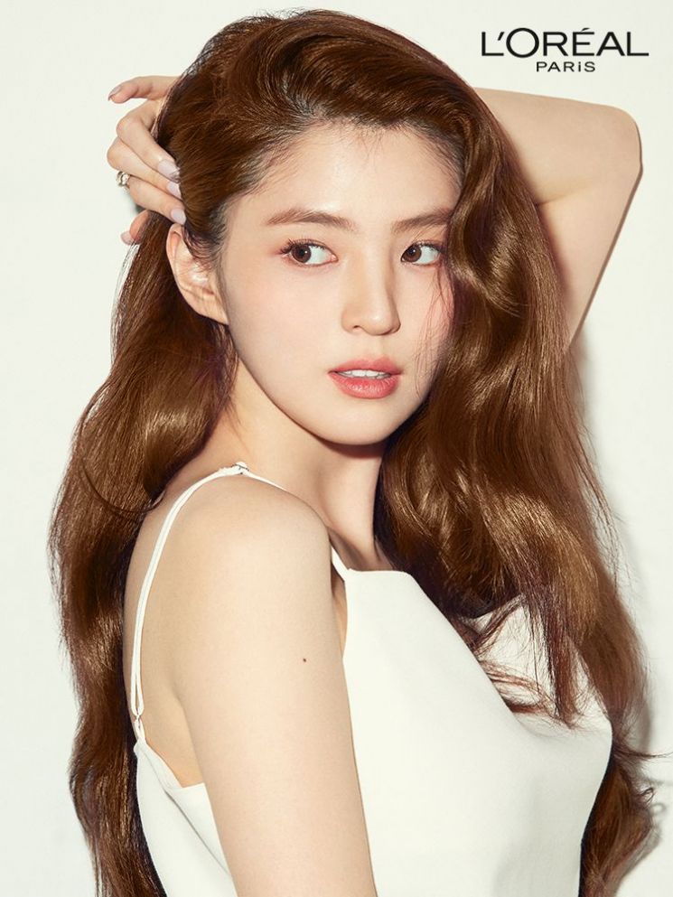 '로레알파리'의 공식 모델 한소희