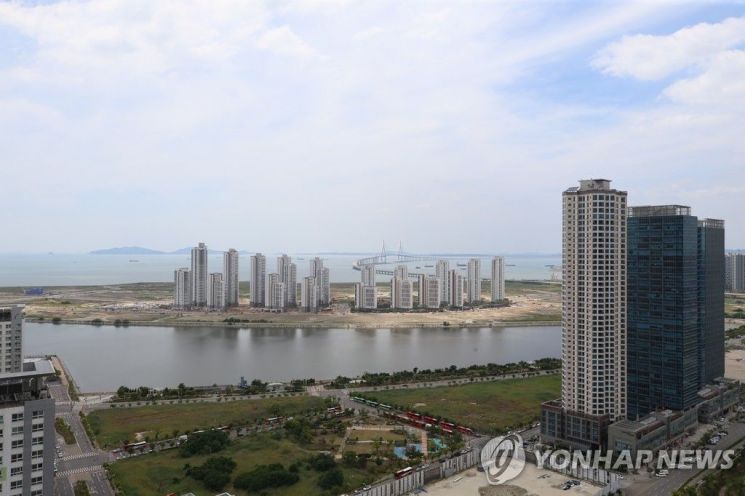 송도국제도시 고품격 경관 조성…건축물 최고 높이 상향 및 수변과 조화