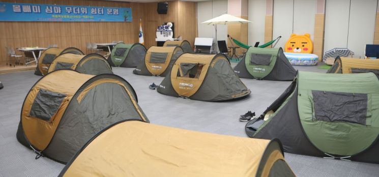 지난해 구청 별관에 설치된 24시간 올빼미 쉼터