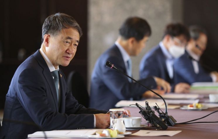 5년 목표수익률 年 5.2%…국민연금 "국내 줄이고 해외 늘린다"