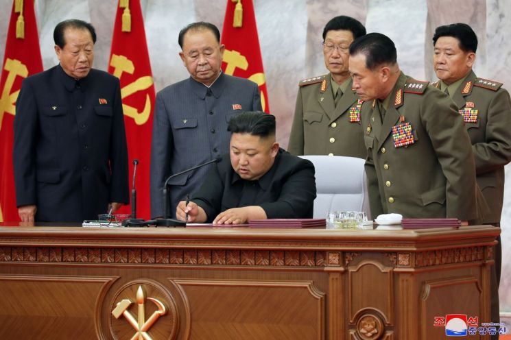KDI, 북한 대중국 수출 96% 하락…"코로나로 국경 봉쇄 영향"