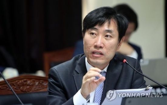 하태경 "민경욱, 주술 정치 그만두고 당 떠나야 할 때"