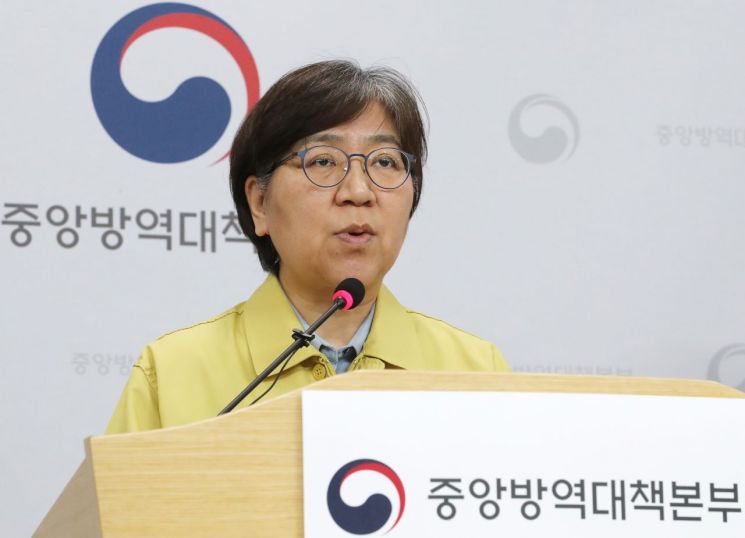 "질본 정례브리핑·확진자 동선 공개, 루머 확산 막았다"