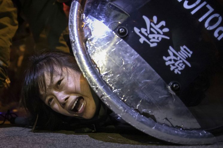 中 "국가 안보 위해 필요시 무력행사도 불사할 것"…홍콩 시위대에 경고 