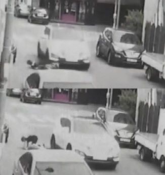 27일 공개된 '경주 스쿨존' 사고 당시 정면 모습이 담긴 CCTV.사진=온라인 커뮤니티 캡쳐