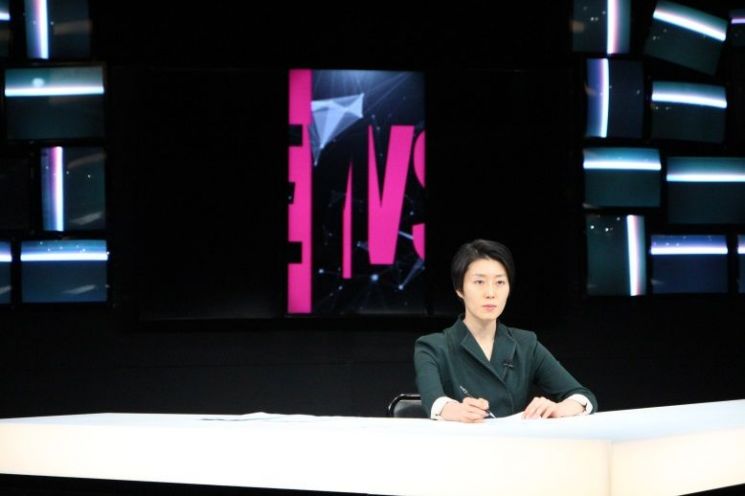 두산아트랩 2020 서정완 연극 '앵커' 공연 장면  [사진= 두산아트센터 제공]