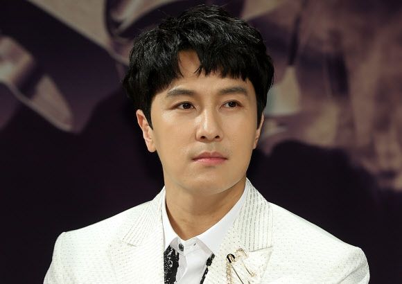 [전문] 김동완, 또 무단가택침입 피해…"선처 없이 경찰에 신고"