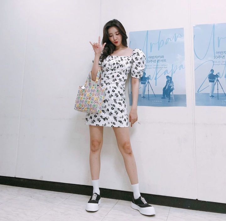 선미의 원피스 스타일링. 사진=선미 인스타그램