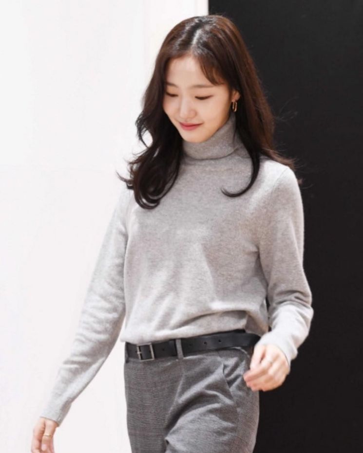 애매한 기장의 헤어도 잘 어울리는 김고은. 사진=김고은 인스타그램