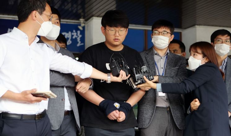 '갓갓' 문형욱 구속 기소…아청법 위반 등 12개 혐의