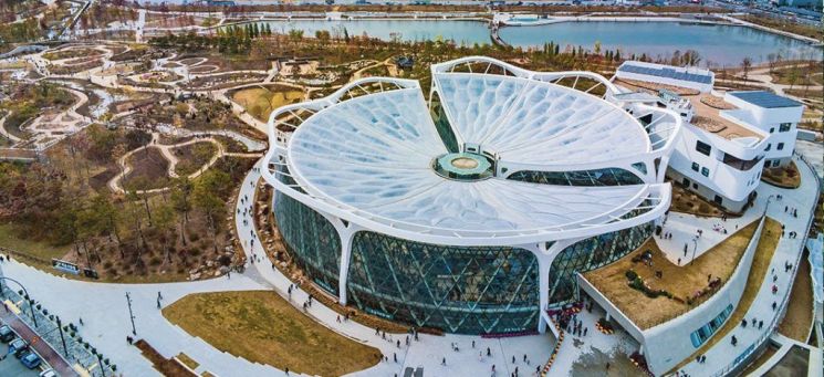 서울 새 명소 '서울식물원' 건축디자인 일등공신은 포스코?
