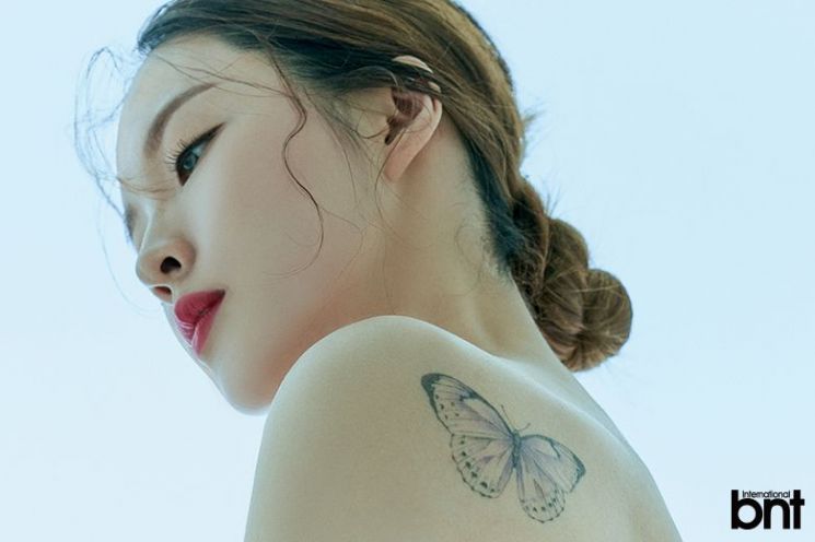 전지윤, 청초함과 과감함 사이