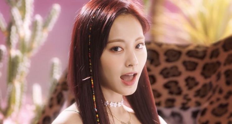 사진=트와이스 'MORE & MORE' M/V 캡처