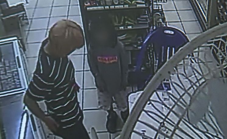 [사건의 재구성]프라이팬에 손 지지고 감금하고…잔혹한 계부·친모 만행