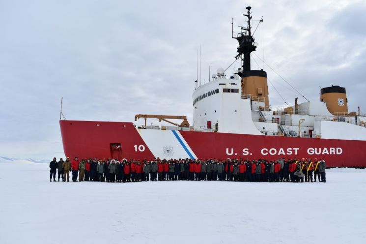 미국 해안경비대(USCG) 소속 쇄빙선 폴라스타(Polar Star)의 모습.[이미지출처=USCG 홈페이지/www.uscg.mil]