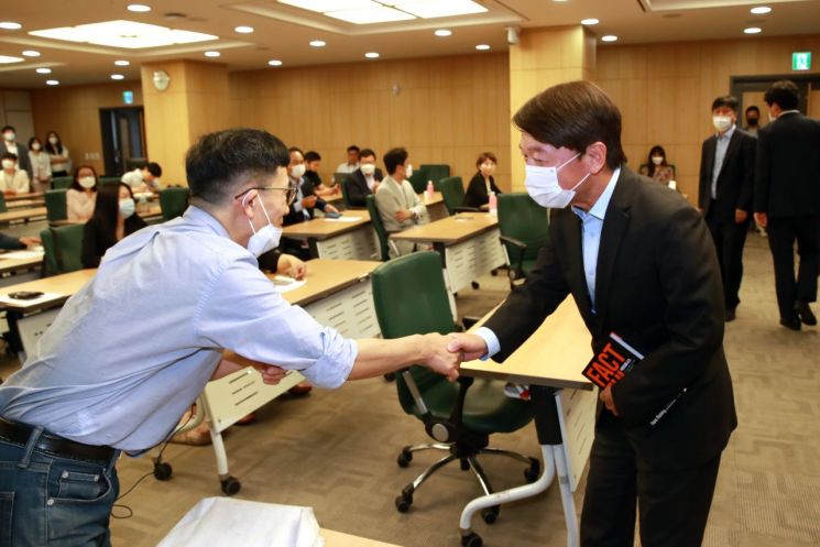 진중권, 또 작심 비판…"김대중·노무현 시절의 민주당 아냐"(종합)