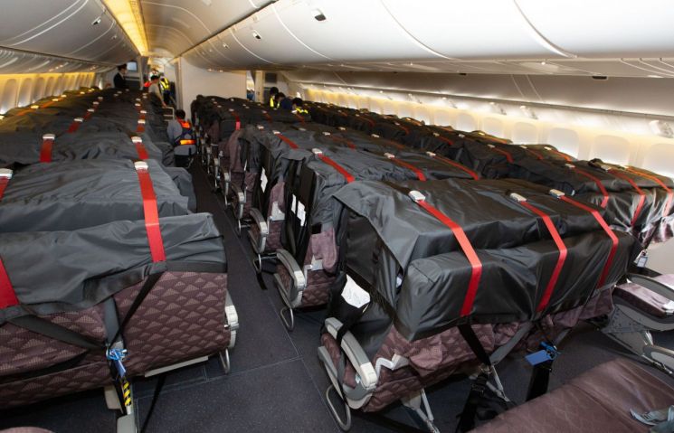 빈좌석에 화물까지…항공업계 수익성 확보 '총력'