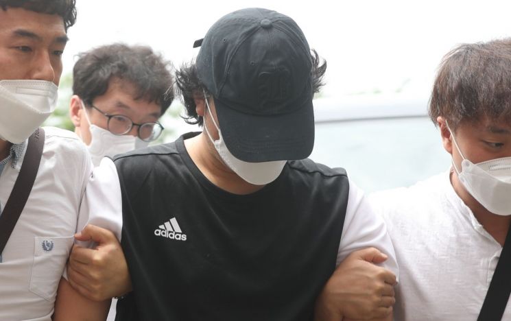 [사건의 재구성]프라이팬에 손 지지고 감금하고…잔혹한 계부·친모 만행