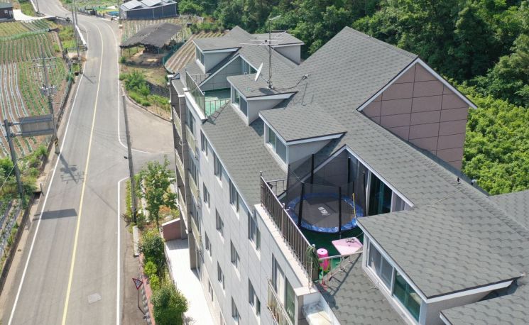 [사건의 재구성]프라이팬에 손 지지고 감금하고…잔혹한 계부·친모 만행