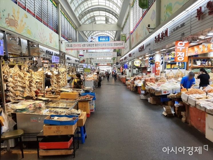 15일 오전 중부시장 한 건어물 상회. / 사진=임주형 인턴기자 skepped@asiae.co.kr