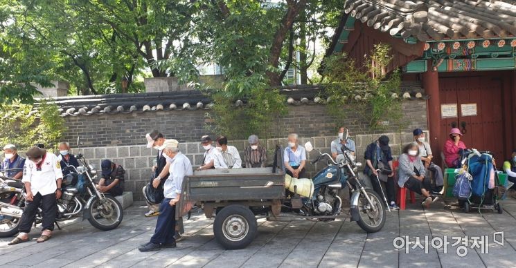 [르포]"마음의 멍이 제일 아프지" 서글픈 황혼, 욕 먹고 매 맞는 노인들