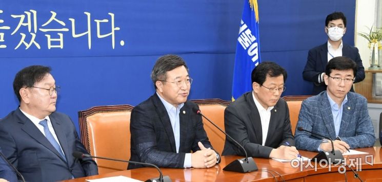 윤호중 "통합당, 공수처장 임명에 협조않을 경우 '야당 비토권' 삭제"