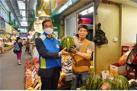 [포토] 조폐공사, 전통시장 장보기 행사