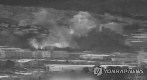 16일 오후 개성 공동연락사무소 청사가 폭파되고 있다. / 사진=연합뉴스