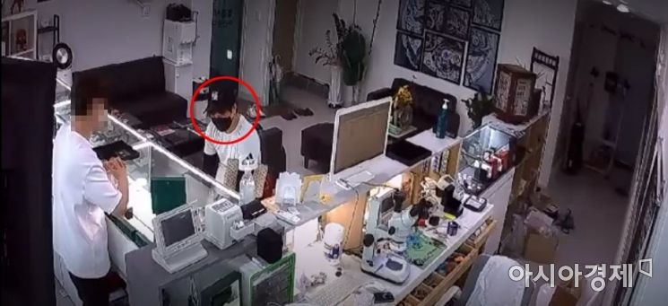 "낮에 봤던 시계 2점 다시 보여줘요" 롤렉스 절도 사건의 전말 [한승곤의 사건수첩]