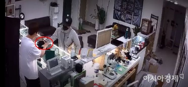 "낮에 봤던 시계 2점 다시 보여줘요" 롤렉스 절도 사건의 전말 [한승곤의 사건수첩]