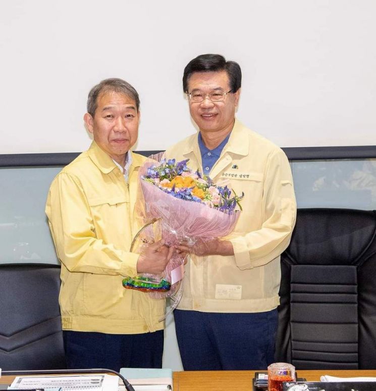 10년 동반자 ‘부구청장’ 떠나보내며 한 따뜻한 이별사
