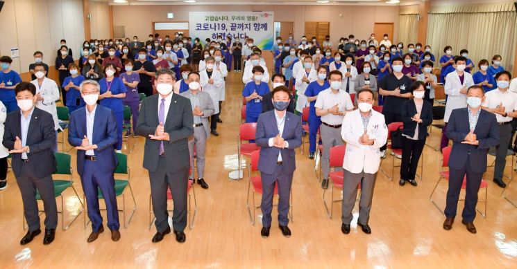 "포항의료원, 코로나19 전쟁 승리 이끈 전사" … 정상진료 시작