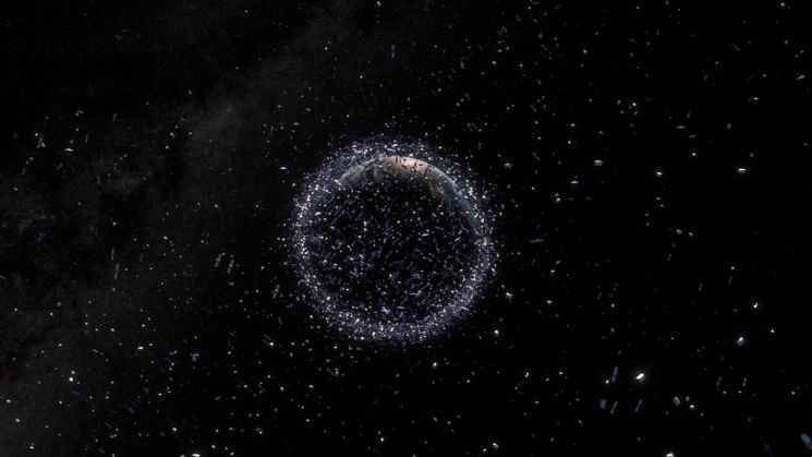 지구 궤도를 떠다니는 우주 쓰레기 상상도 / 사진=유럽 우주국(ESA)