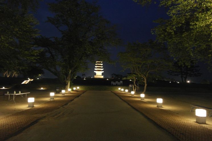 익산 왕궁리 오층석탑(국보 제289호) 전경