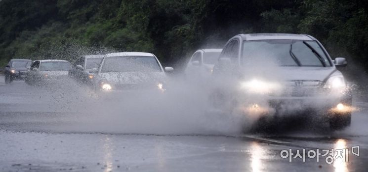 대전에 장맛비…대전천 하상도로 전면통제
