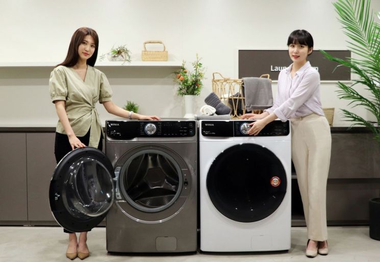 위니아딤채가 1등급 에너지효율 갖춘 ‘위니아 드럼세탁기’ 23kg 대용량 모델을 출시한다고 2일 밝혔다.

[사진제공=위니아딤채]