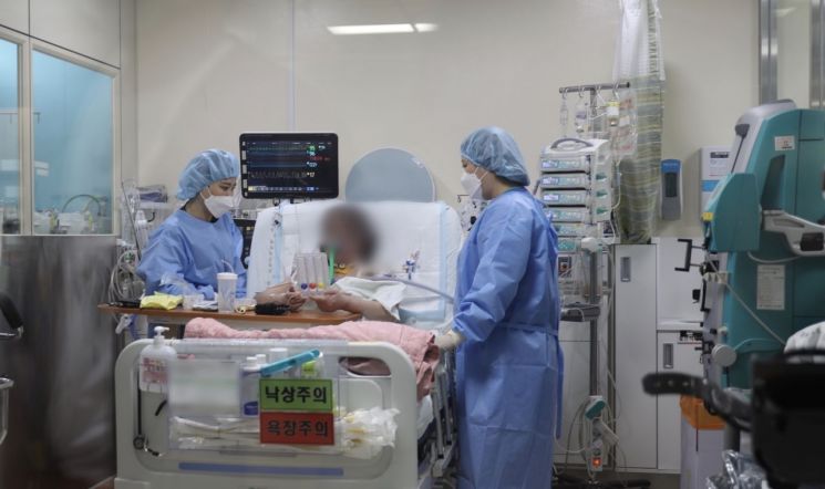 국내 코로나19 환자 '폐 이식' 첫 성공…세계 9번째