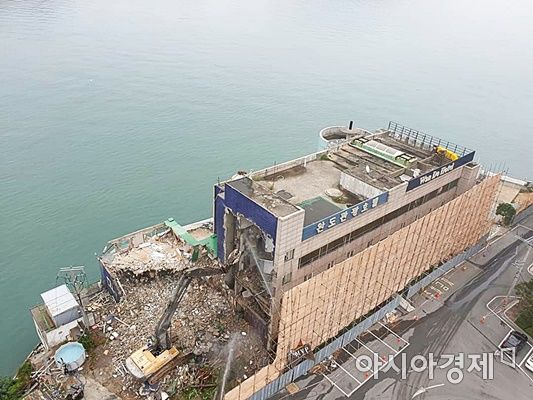 [포토] 완도의 랜드마크 ‘완도관광호텔’ 역사 속으로